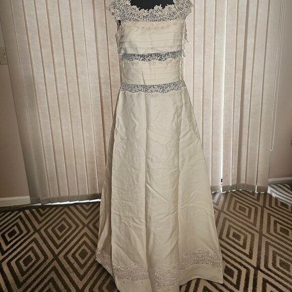 Le Sete of Pastore Ivory Silk Wedding Gown 12 NWT - Picture 1 of 10